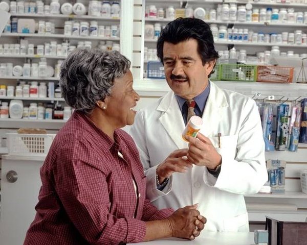 5 Conseils Essentiels pour Bien Rédiger Votre Annonce de Pharmacie et Attirer Plus de Clients